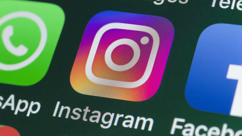Enpam arriva su Instagram: nuovo canale social per medici e odontoiatri

La Fondazione Enpam amplia la sua presenza online con il lancio del profilo Instagram ufficiale @enpam.official
, pensato per rafforzare la comunicazione con medici e odontoiatri iscritti. Il nuovo canale offrirà aggiornamenti su temi previdenziali e assistenziali, con contenuti chiari, accessibili e facilmente condivisibili.

Instagram si aggiunge agli strumenti digitali già attivi: il sito enpam.it, il portale di notizie giornaleprevidenza.it, e i profili social su Facebook, X (Twitter) e LinkedIn. L’obiettivo è offrire un contatto diretto e informale con i professionisti della sanità, seguendo le evoluzioni della comunicazione digitale.

👉 Segui @enpam.official per restare aggiornato su novità, servizi e iniziative dedicate agli iscritti.