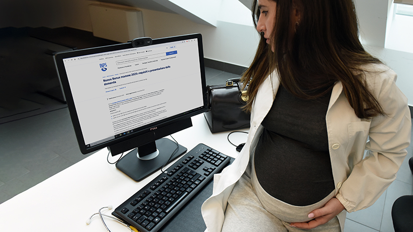 Le dottoresse iscritte all’Enpam possono richiedere all’Inps entro il 9 dicembre 2025 il bonus mamme fino a 480 euro (40 euro al mese nel 2025). Ne hanno diritto lavoratrici con almeno due figli (con limiti di età e reddito fino a 40mila euro). La domanda si presenta online sul sito Inps con identità digitale, oppure tramite patronato o Contact center multicanale dell'Inps.