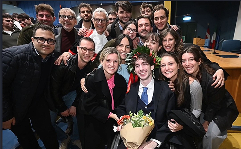 Mauro Glorioso, lo studente di Medicina che, all'epoca del grave incidente ai Murazzi del Po nel gennaio 2023, era già al quinto anno e regolarmente iscritto all'Enpam, ha conseguito la laurea all'Università di Torino.

L'Enpam (Ente Nazionale di Previdenza e Assistenza dei Medici) ha espresso grande orgoglio e vicinanza, accogliendo ufficialmente il Dottor Glorioso come 