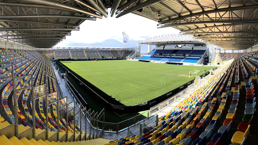 Il 9 giugno, lo stadio Benito Stirpe di Frosinone ospiterà ‘Lilt for life – Prevenzione in campo’, un evento di beneficenza a sostegno della Lilt locale con un torneo tra giovani e un triangolare tra le ‘Vecchie glorie Frosinone calcio’, la ‘Nazionale italiana sanitari’ e la ‘Nazionale tv e social’. Prevista un'asta solidale su Facebook dal 22 al 30 maggio e la vendita dei biglietti su Vivaticket per sostenere la lotta contro i tumori.