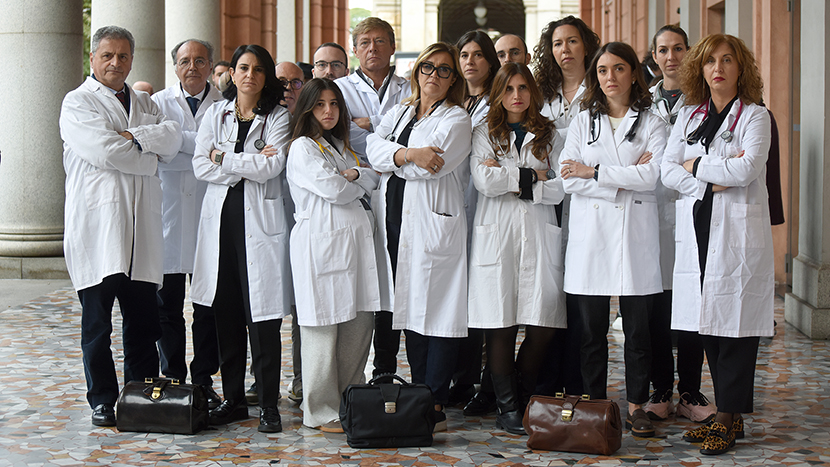 C’è chi vuole riscrivere la storia recente della medicina territoriale addossando la responsabilità agli altri. Ma i medici e l'Enpam non staranno zitti. In anteprima l'editoriale di Alberto Oliveti nel prossimo numero del Giornale della previdenza