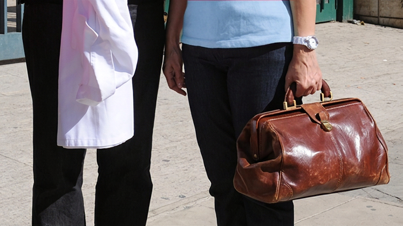 Firmato l’addendum all’Acn dei medici convenzionati esterni Inps, che innalza a 72 anni il limite di servizio, garantisce due compatibilità con le pensioni Enpam e riduce le incompatibilità professionali.